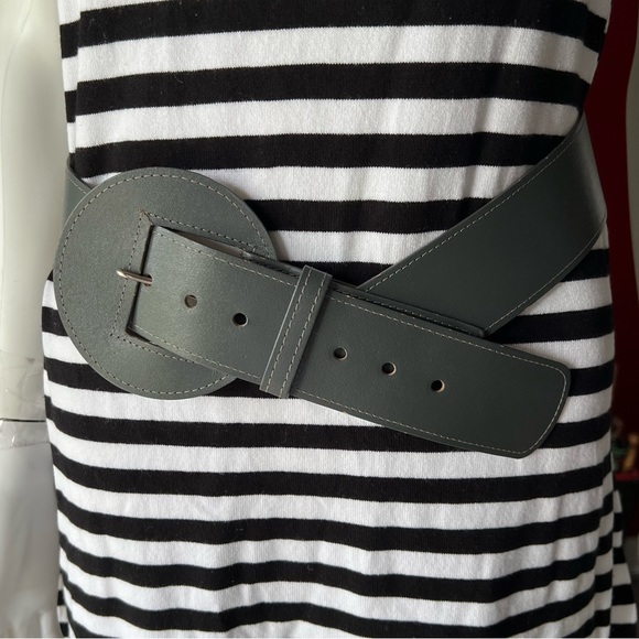 🍒💣 Grey faux leather 80’s inspired belt - Picture 1 of 6